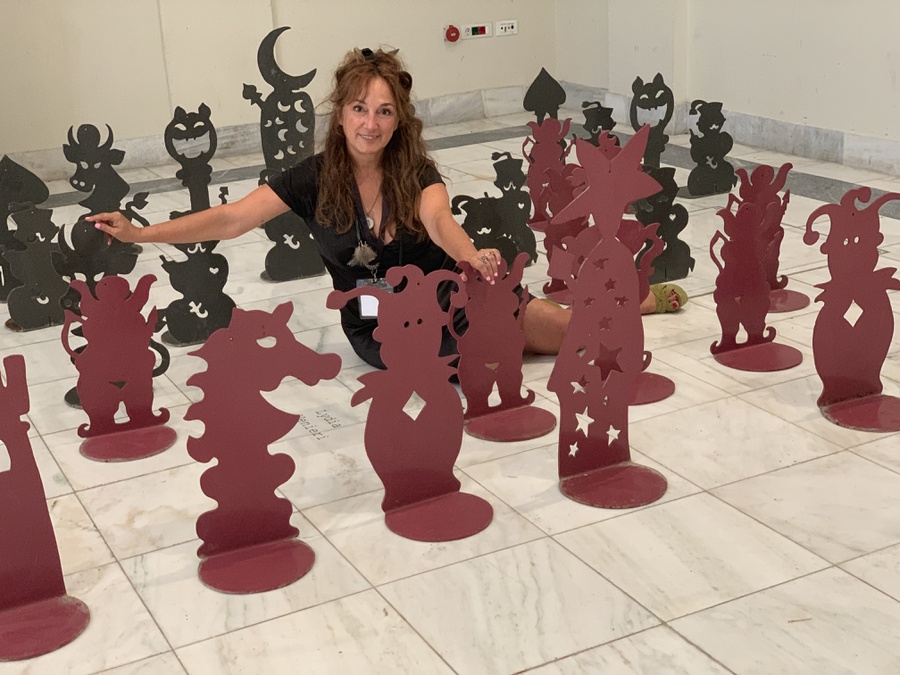Lydia Venieri, Chess Set